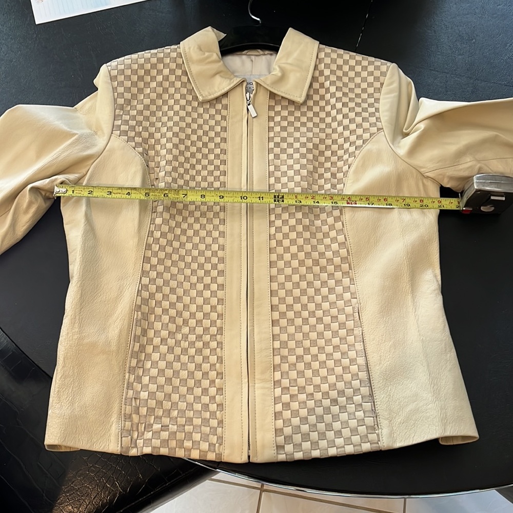 Ladies leather jacket - Picture 5 of 8